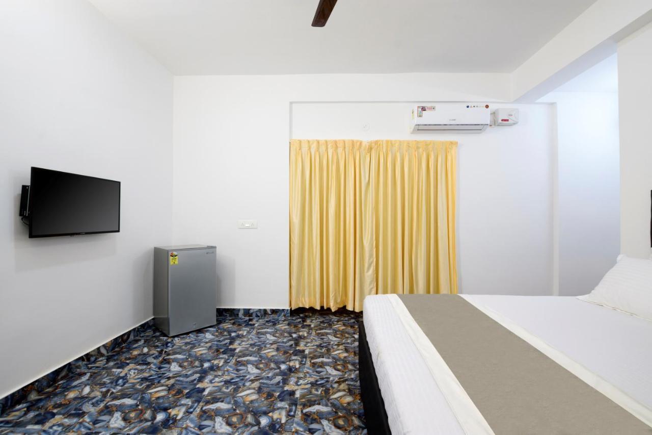 Hotel Flying Goa Calangute Bagian luar foto
